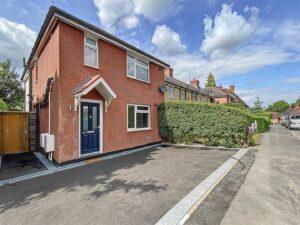 Hyde Road, Kenilworth