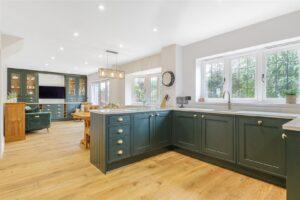 Mayfield Drive, Kenilworth