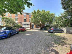 Clarendon Road, Kenilworth